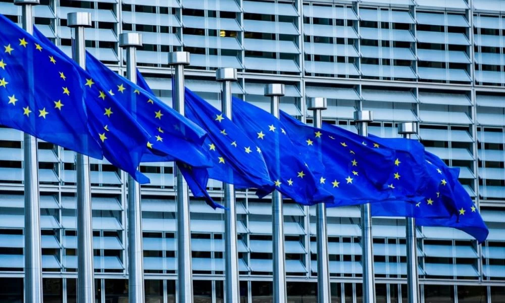 Ποιες εντολές δίνουν οι Βρυξέλλες για τη διανομή των 32 δισ. ευρώ